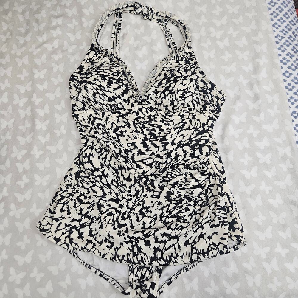 Suddenly Slim Women's One-Piece Swimsuit Large 12/14 Black White Abstract Print
